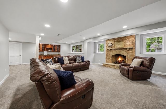 1620 Mulberry Drive, Libertyville, IL 60048