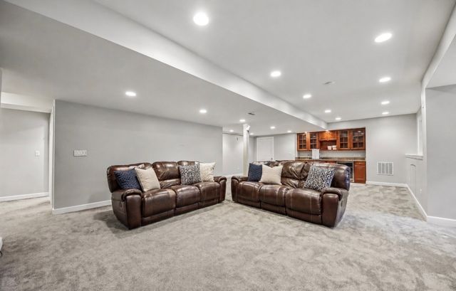 1620 Mulberry Drive, Libertyville, IL 60048
