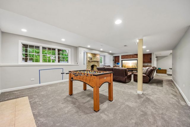 1620 Mulberry Drive, Libertyville, IL 60048