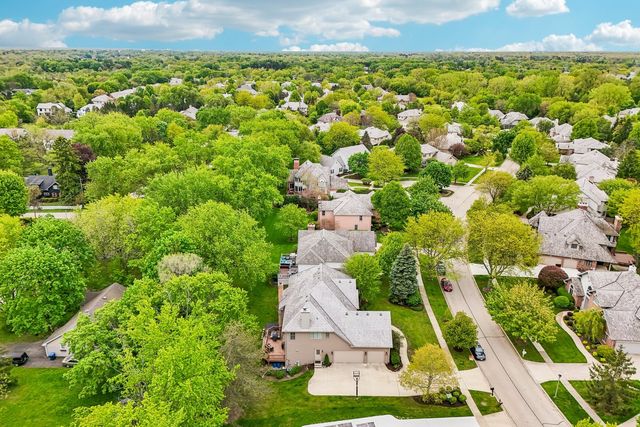 1620 Mulberry Drive, Libertyville, IL 60048