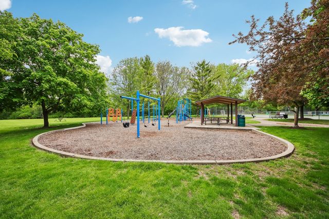 1620 Mulberry Drive, Libertyville, IL 60048