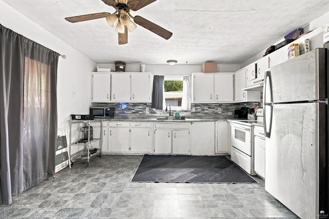 2421 Galloway, Manhattan, KS 66502