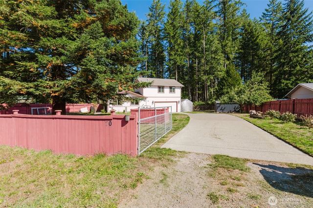 70 Tahuyeh Drive W, Bremerton, WA 98312
