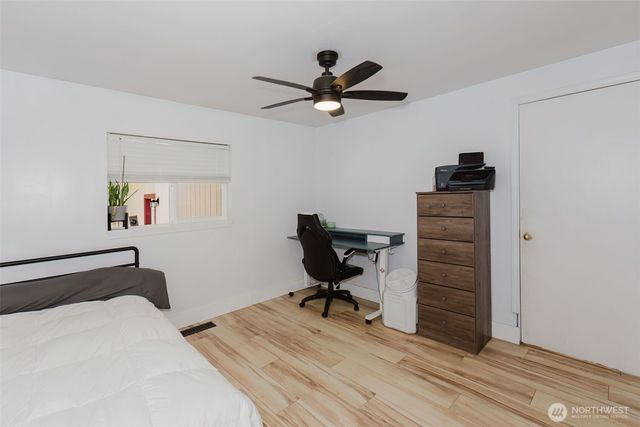 70 Tahuyeh Drive W, Bremerton, WA 98312