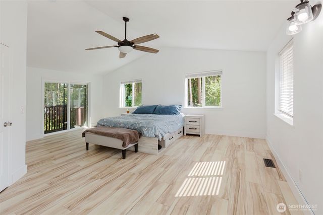 70 Tahuyeh Drive W, Bremerton, WA 98312