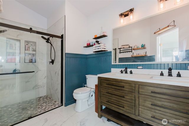 70 Tahuyeh Drive W, Bremerton, WA 98312