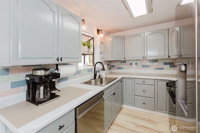 70 Tahuyeh Drive W, Bremerton, WA 98312