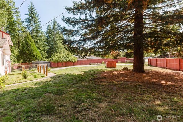 70 Tahuyeh Drive W, Bremerton, WA 98312