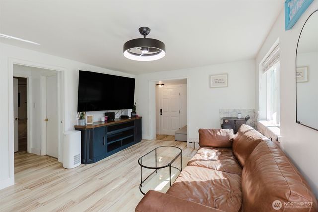 70 Tahuyeh Drive W, Bremerton, WA 98312