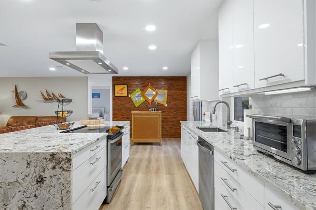 440 W GATE DRIVE, Venice, FL 34285