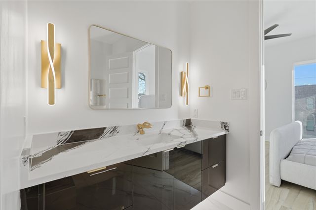 1121 Muncie Avenue, Dallas, TX 75212