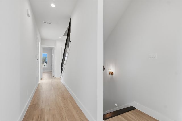 1121 Muncie Avenue, Dallas, TX 75212