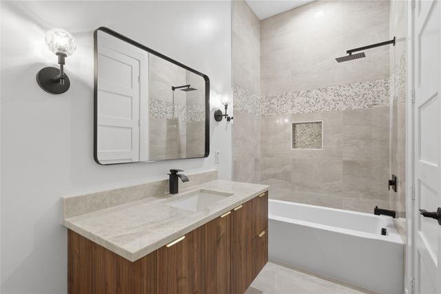 1121 Muncie Avenue, Dallas, TX 75212