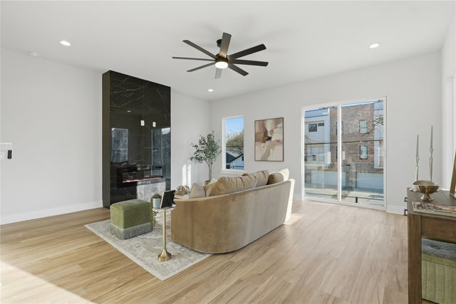 1121 Muncie Avenue, Dallas, TX 75212