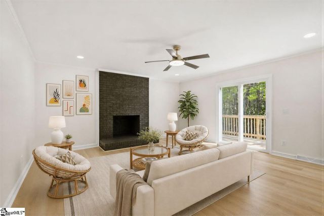 8 Overlook Court, Greenville, SC 29609