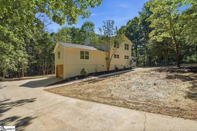 8 Overlook Court, Greenville, SC 29609