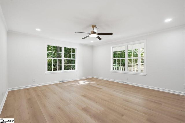 8 Overlook Court, Greenville, SC 29609