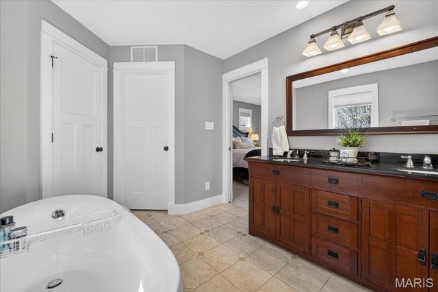 1303 Childress Avenue, St Louis, MO 63139