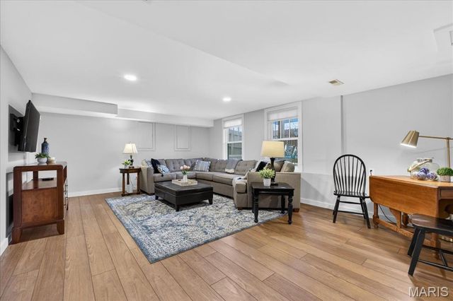 1303 Childress Avenue, St Louis, MO 63139