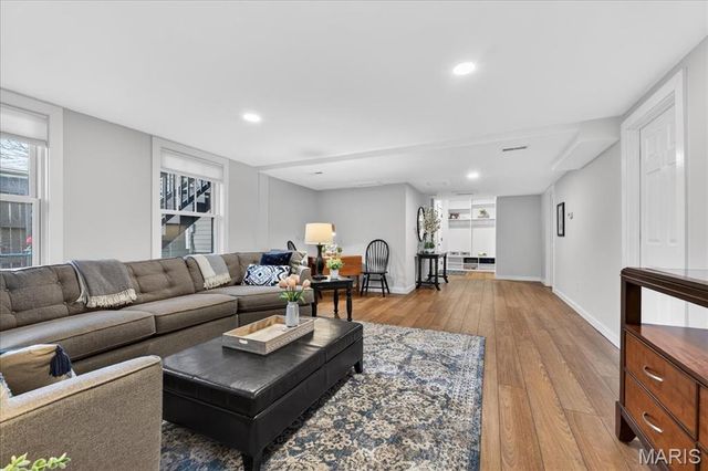 1303 Childress Avenue, St Louis, MO 63139