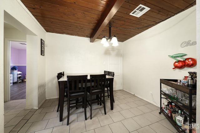 1604 Glenwood Drive, Bakersfield, CA 93306