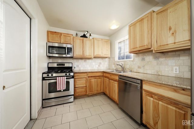 1604 Glenwood Drive, Bakersfield, CA 93306