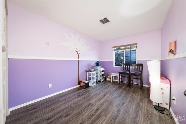 1604 Glenwood Drive, Bakersfield, CA 93306