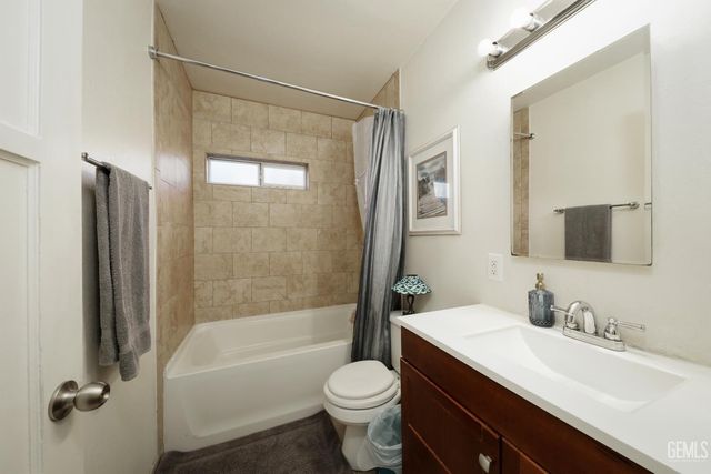 1604 Glenwood Drive, Bakersfield, CA 93306