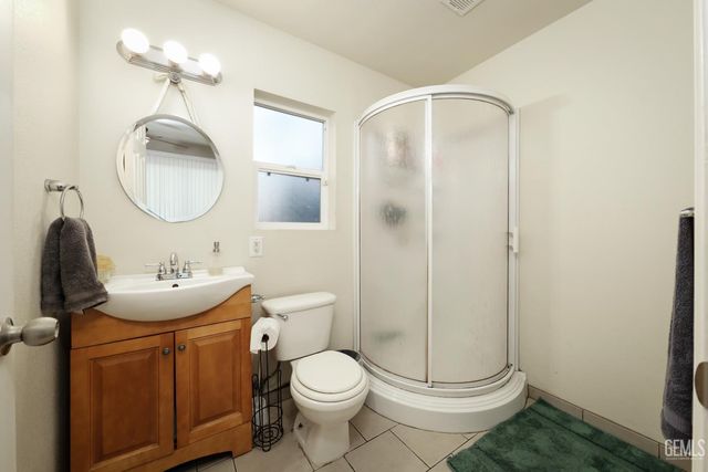 1604 Glenwood Drive, Bakersfield, CA 93306