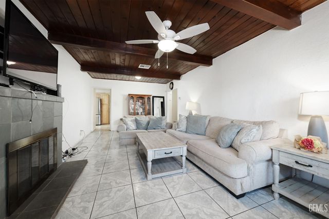 1604 Glenwood Drive, Bakersfield, CA 93306