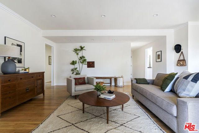 6945 Cedros Avenue, Los Angeles, CA 91405