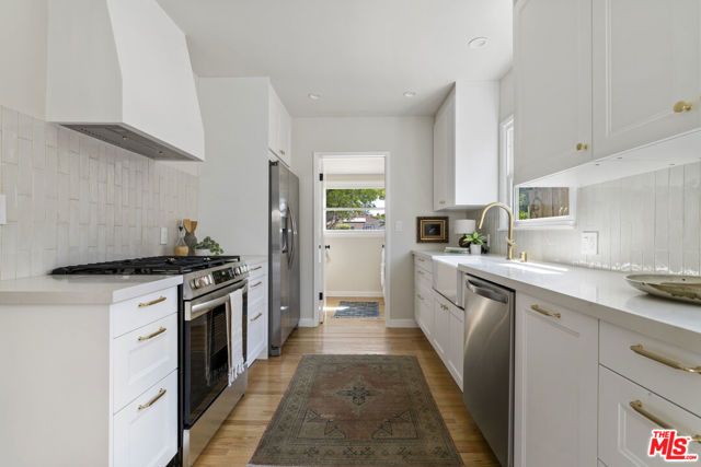 6945 Cedros Avenue, Los Angeles, CA 91405