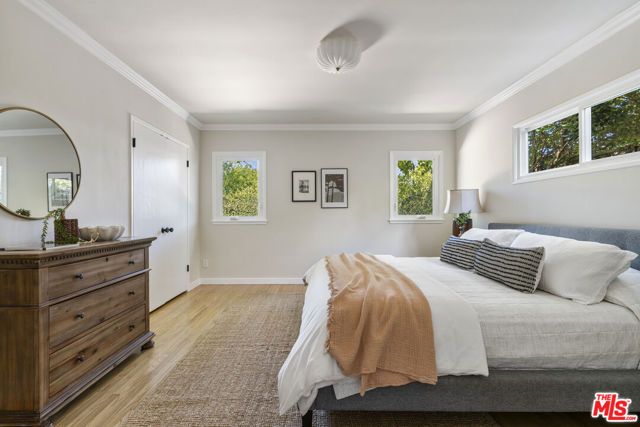 6945 Cedros Avenue, Los Angeles, CA 91405