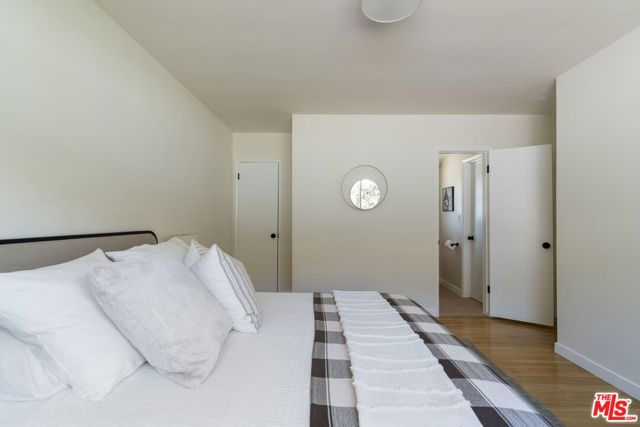 6945 Cedros Avenue, Los Angeles, CA 91405
