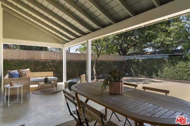 6945 Cedros Avenue, Los Angeles, CA 91405