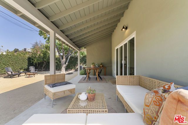 6945 Cedros Avenue, Los Angeles, CA 91405