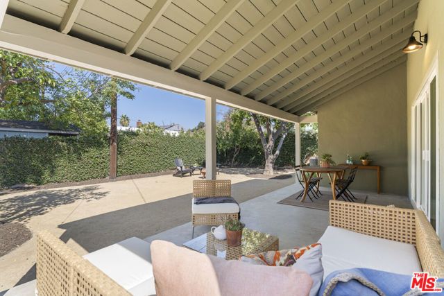 6945 Cedros Avenue, Los Angeles, CA 91405