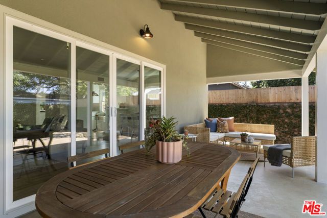 6945 Cedros Avenue, Los Angeles, CA 91405