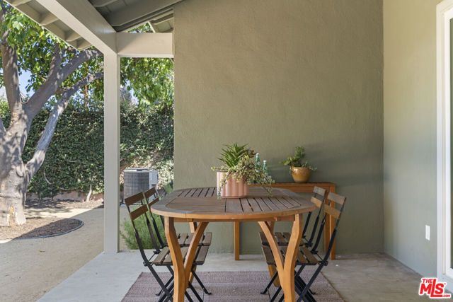 6945 Cedros Avenue, Los Angeles, CA 91405