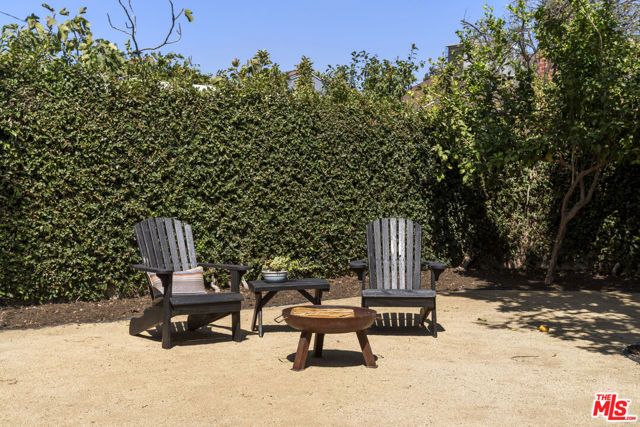 6945 Cedros Avenue, Los Angeles, CA 91405
