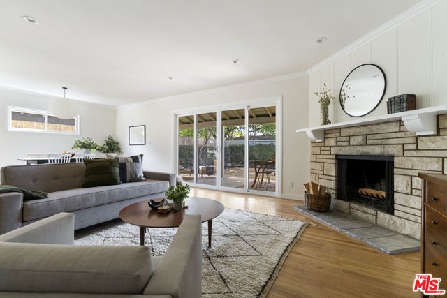 6945 Cedros Avenue, Los Angeles, CA 91405