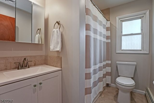 12 Emerald Ct, Clark Twp., NJ 07066