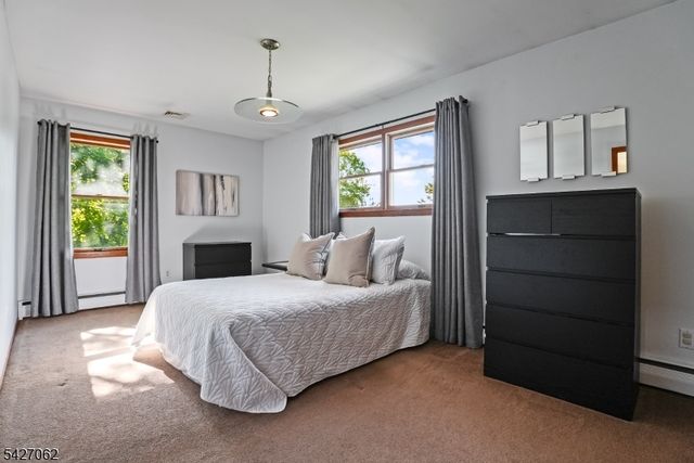 12 Emerald Ct, Clark Twp., NJ 07066