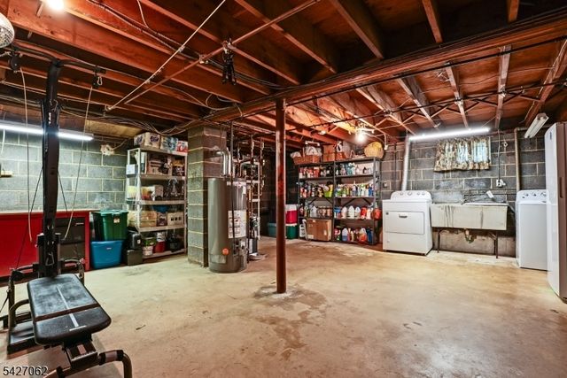 12 Emerald Ct, Clark Twp., NJ 07066