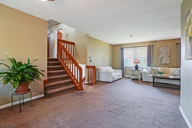 12 Emerald Ct, Clark Twp., NJ 07066