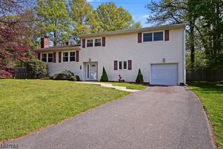 12 Emerald Ct, Clark Twp., NJ 07066