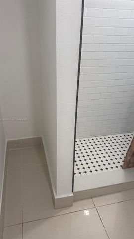 1800 NW 18th Ter 2, Miami, FL 33125