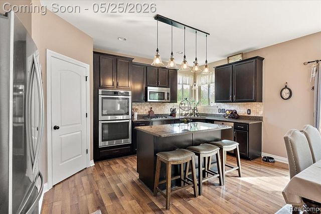 695 Dennison Court, Oakland, MI 48363