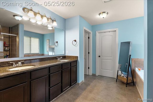 695 Dennison Court, Oakland, MI 48363