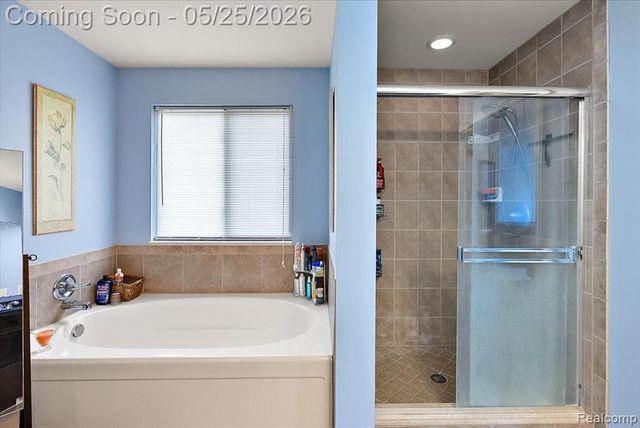 695 Dennison Court, Oakland, MI 48363